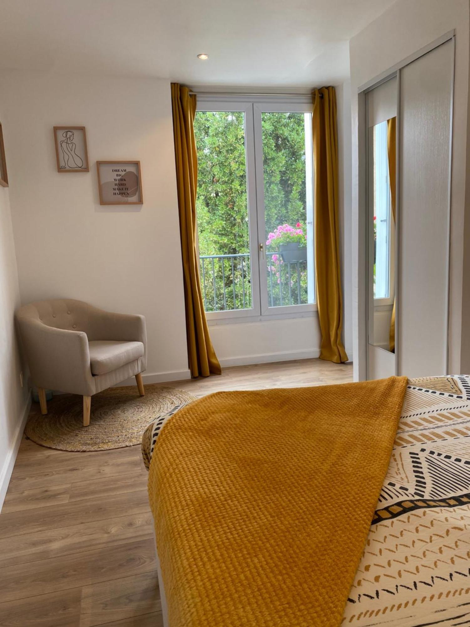 • Bel Appartement - Centre Historique De Poitiers Eksteriør billede